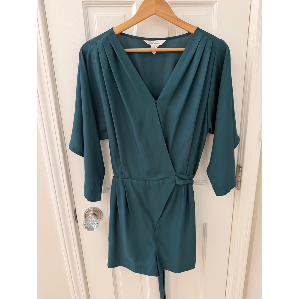 BCBGeneration Green Long Sleeve Surplice Romper Womens Size 6